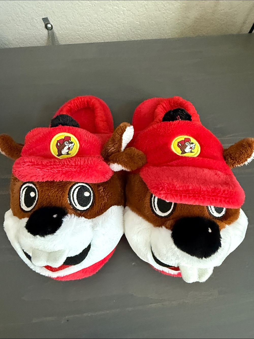 Kids Plush Buc-ees Slippers - size large (2-3)